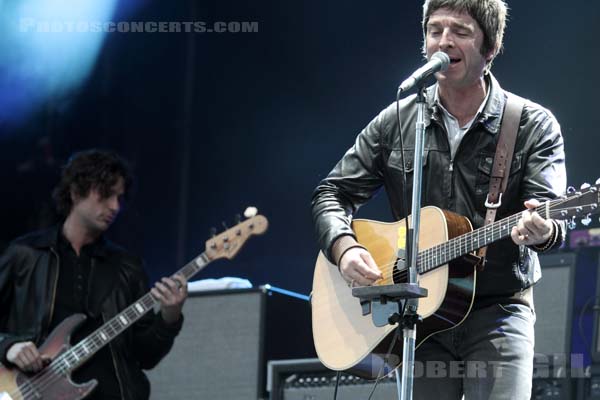 NOEL GALLAGHER'S HIGH FLYING BIRDS - 2012-08-25 - SAINT CLOUD - Domaine National - Grande Scene - 